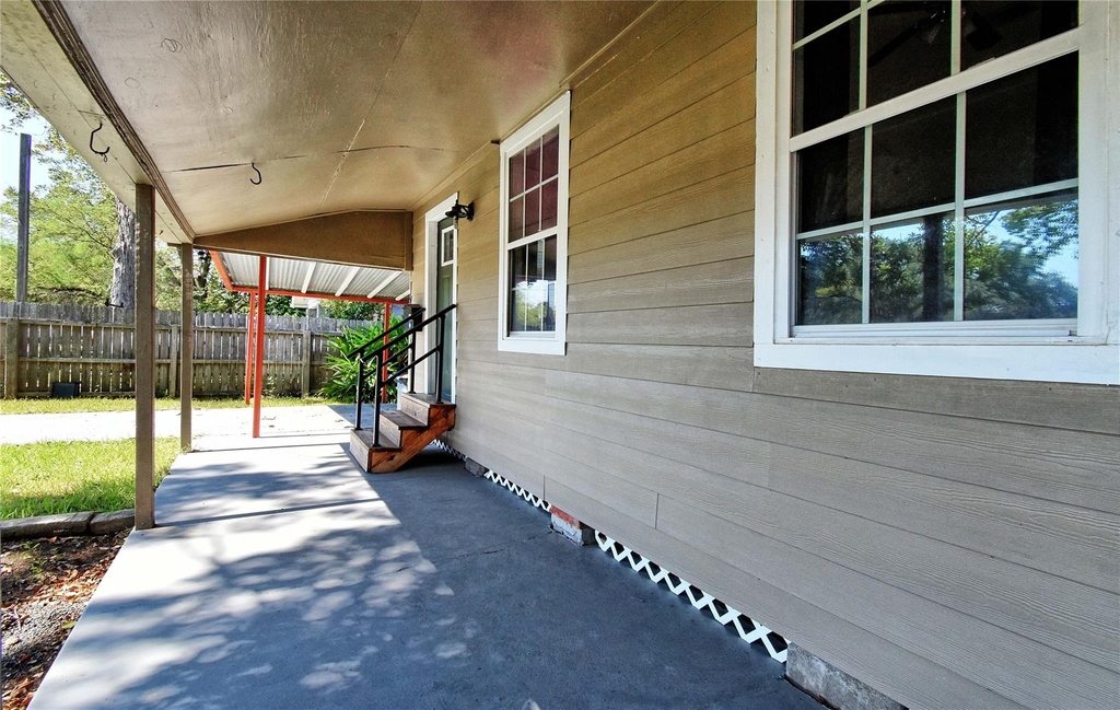 504 Green Street - Photo 2