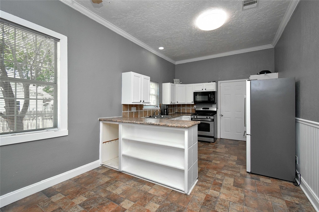 504 Green Street - Photo 6