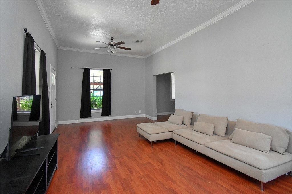 504 Green Street - Photo 4