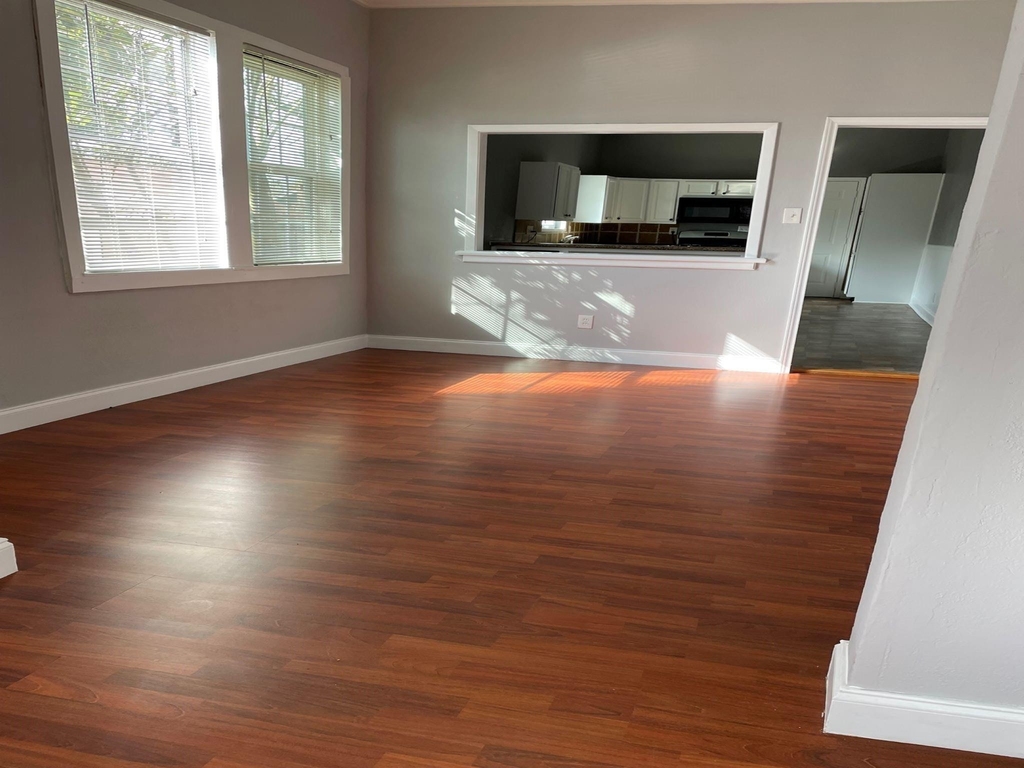504 Green Street - Photo 5