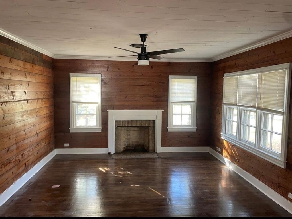321 S Arcola Street - Photo 1