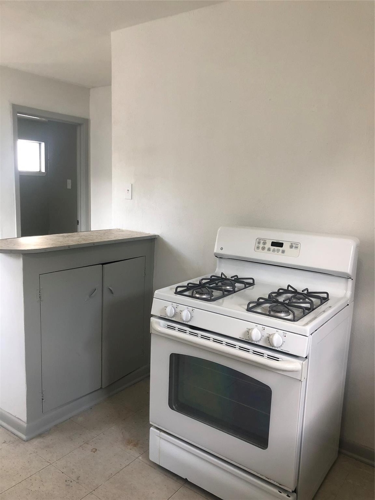 404 James Street - Photo 5