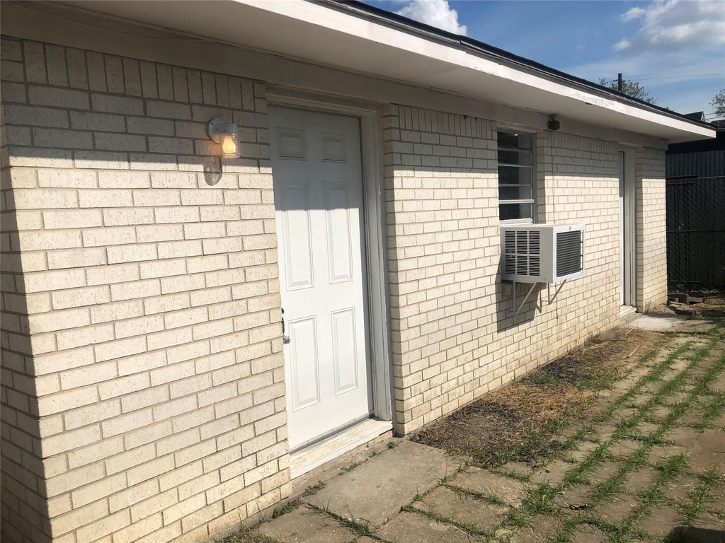 404 James Street - Photo 0