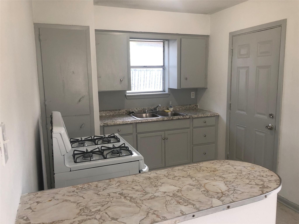 404 James Street - Photo 1
