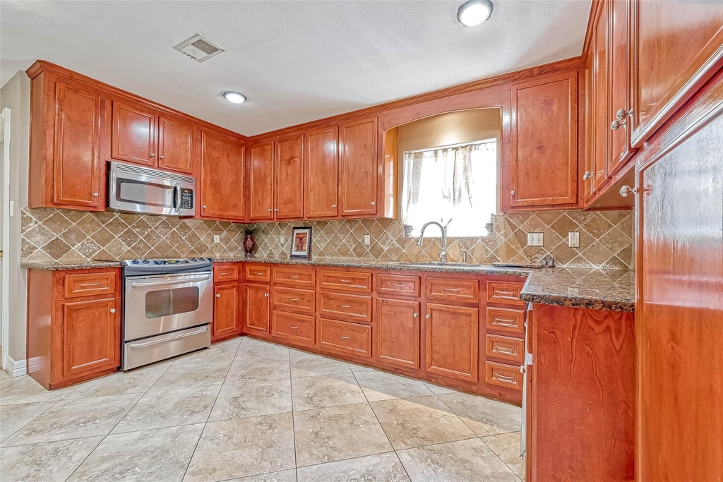 711 Lodgehill Lane - Photo 2