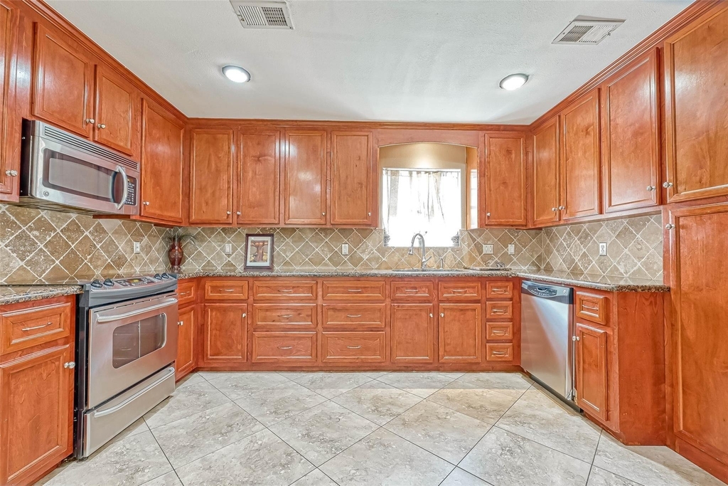 711 Lodgehill Lane - Photo 15