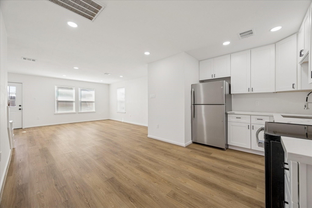 9913 Porto Rico Road - Photo 9