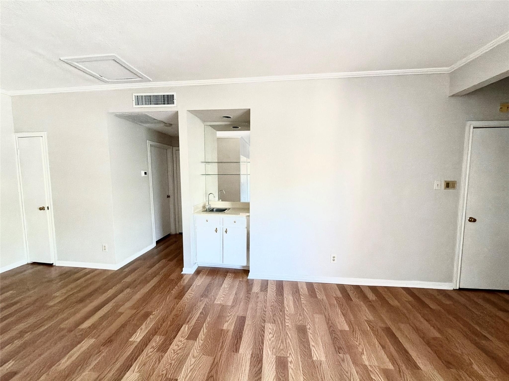 728 Bering Drive - Photo 3