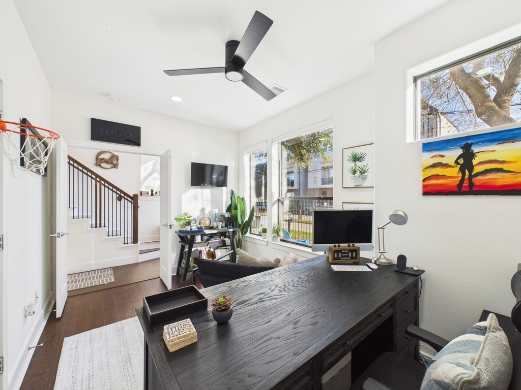 1404 Spring Street - Photo 6