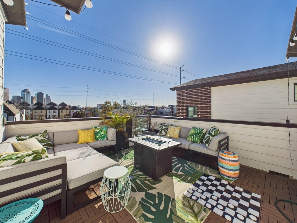 1404 Spring Street - Photo 1