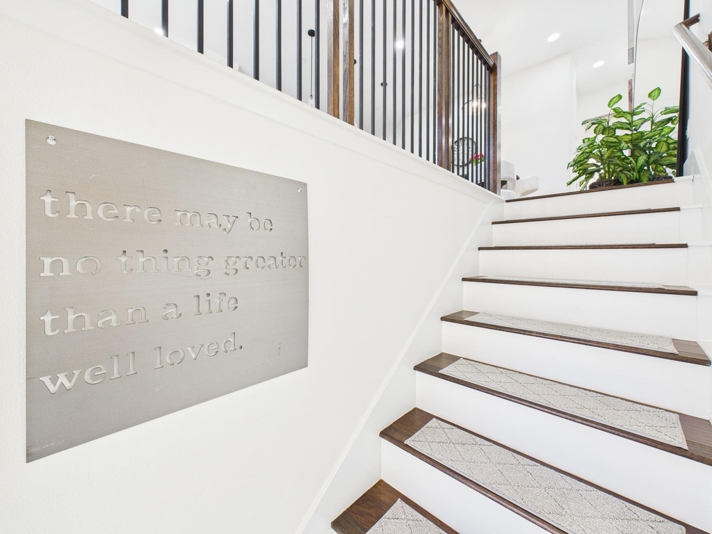 1404 Spring Street - Photo 9
