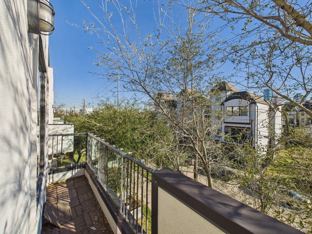 1404 Spring Street - Photo 30