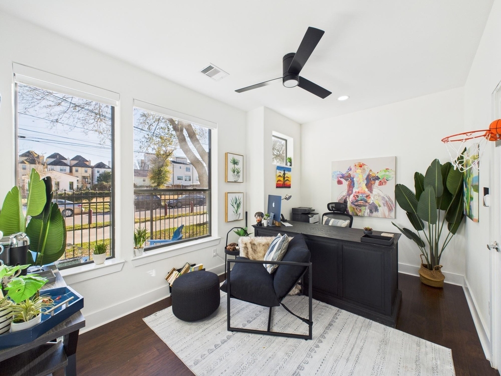 1404 Spring Street - Photo 5
