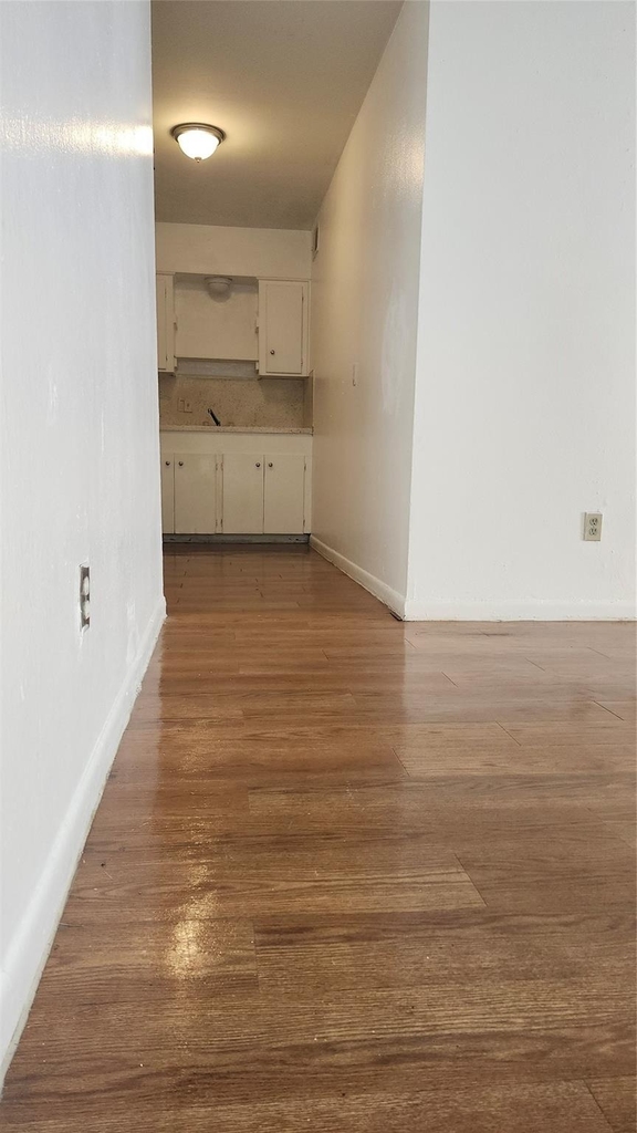 105 Avondale Street - Photo 2