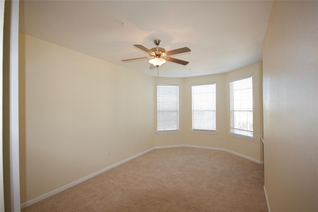 7575 Kirby Drive - Photo 5