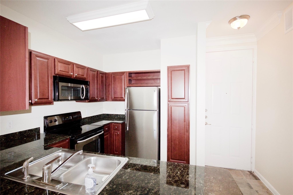 7575 Kirby Drive - Photo 10