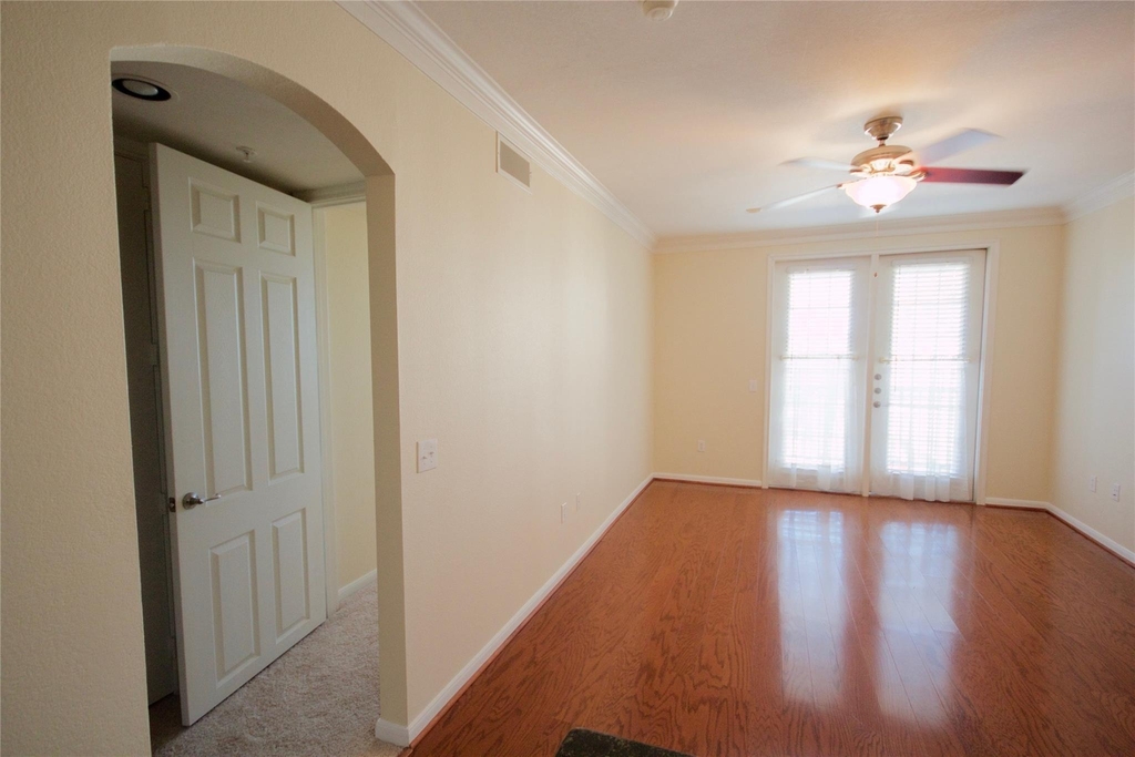 7575 Kirby Drive - Photo 6