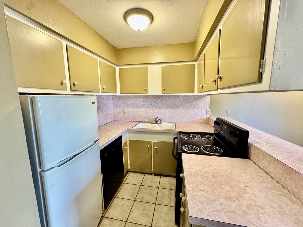 2201 North Grand Boulevard - Photo 6