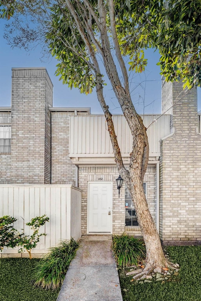 3800 Tanglewilde Street - Photo 1