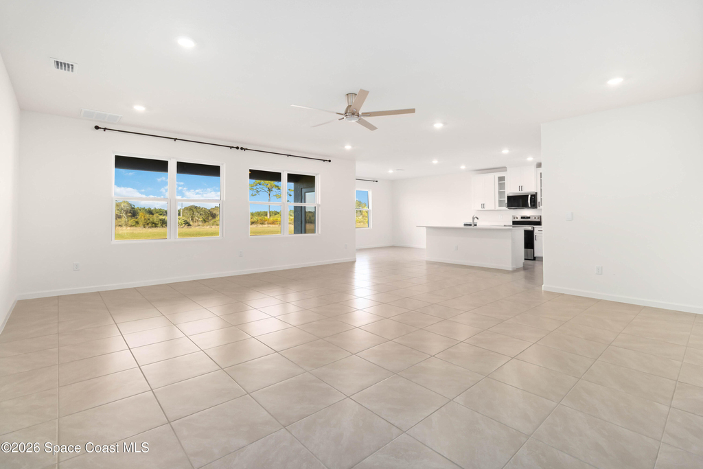 5072 Alabaster Drive - Photo 5