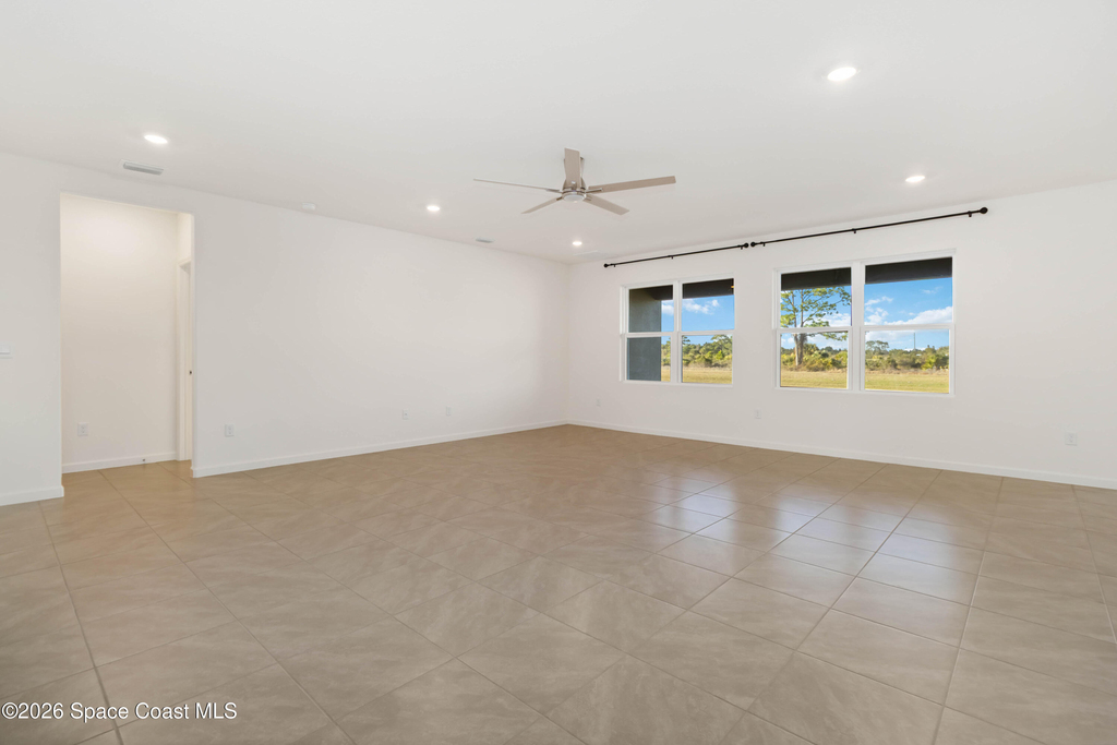 5072 Alabaster Drive - Photo 4