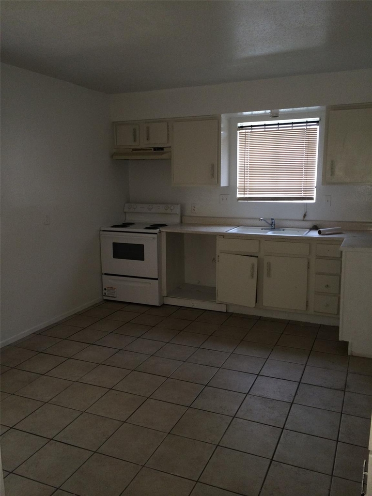 11830 Mosscrest Drive - Photo 10