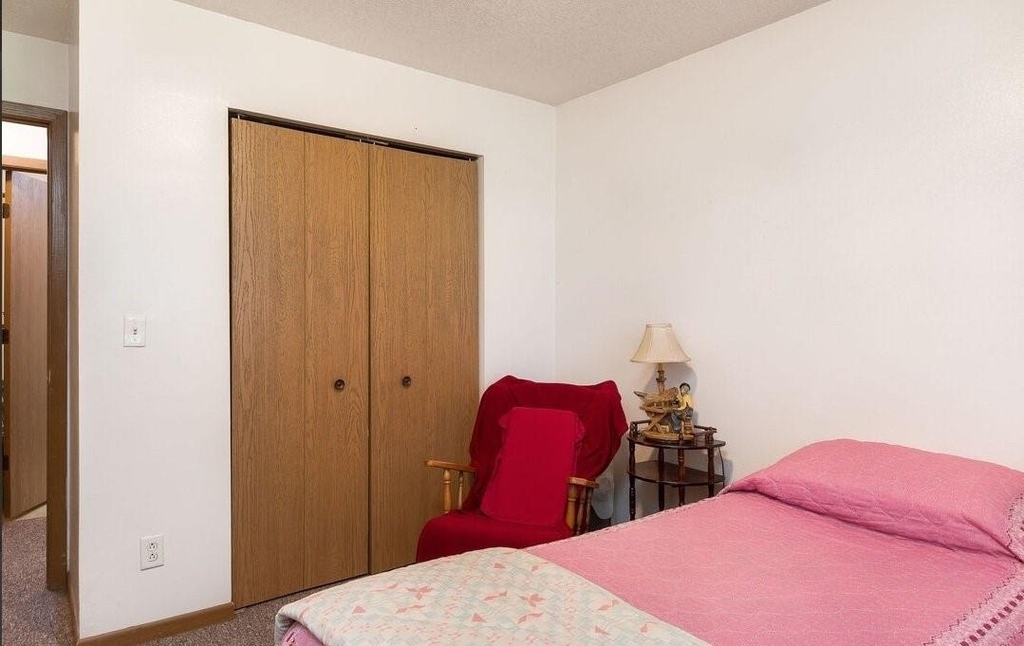 918 E 17th Street - Photo 6