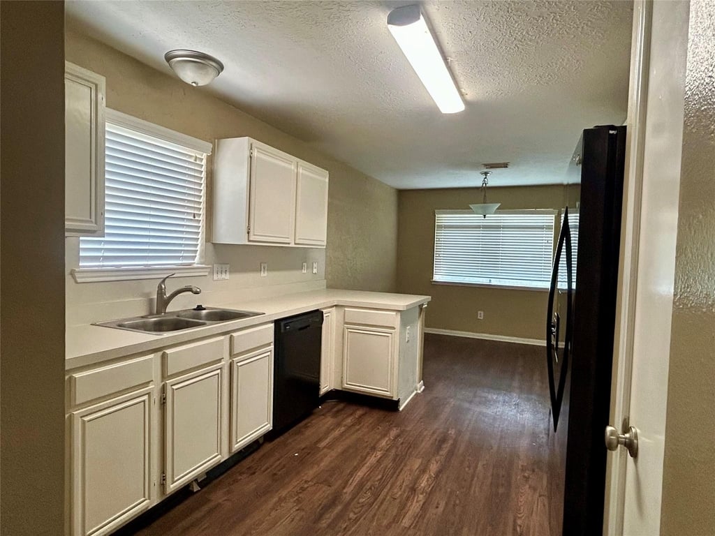 28811 Stapleford Street - Photo 3