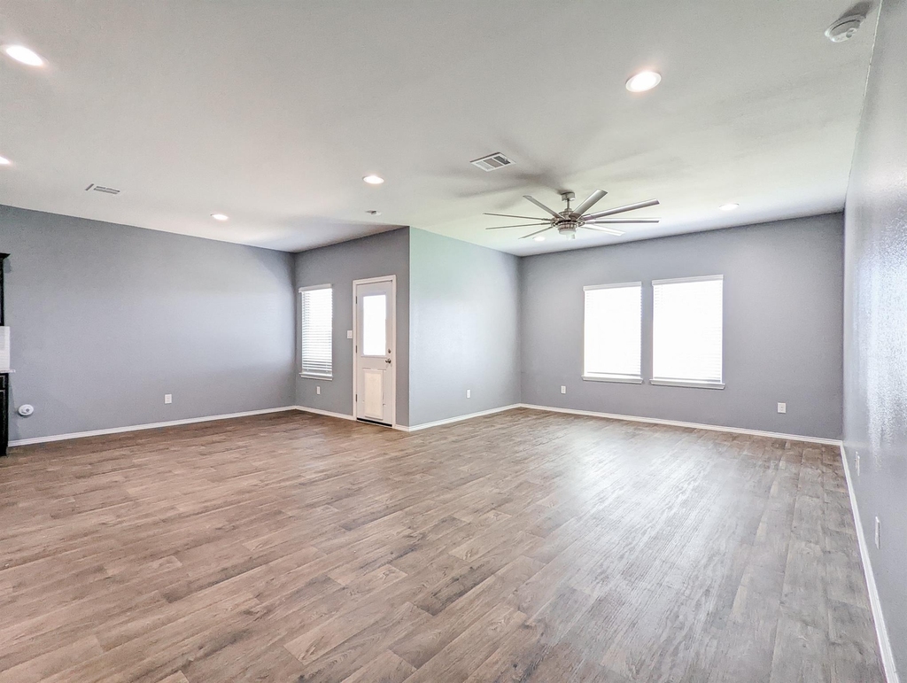 14541 Montclair Way - Photo 2