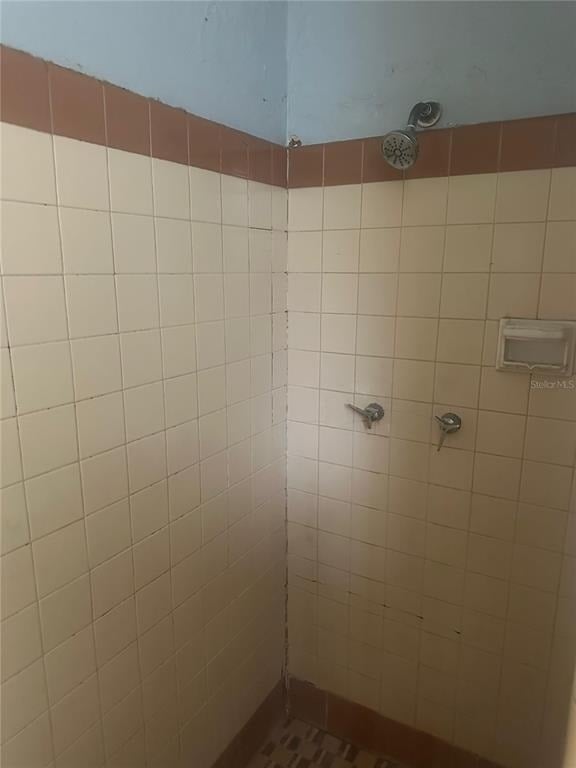 1600 E Duval Street - Photo 5