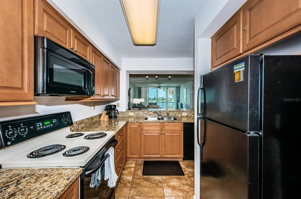 5801 Bahia Del Mar Circle - Photo 2