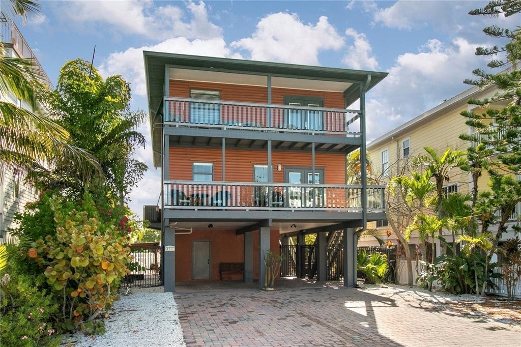 2511 Avenue C - Photo 0