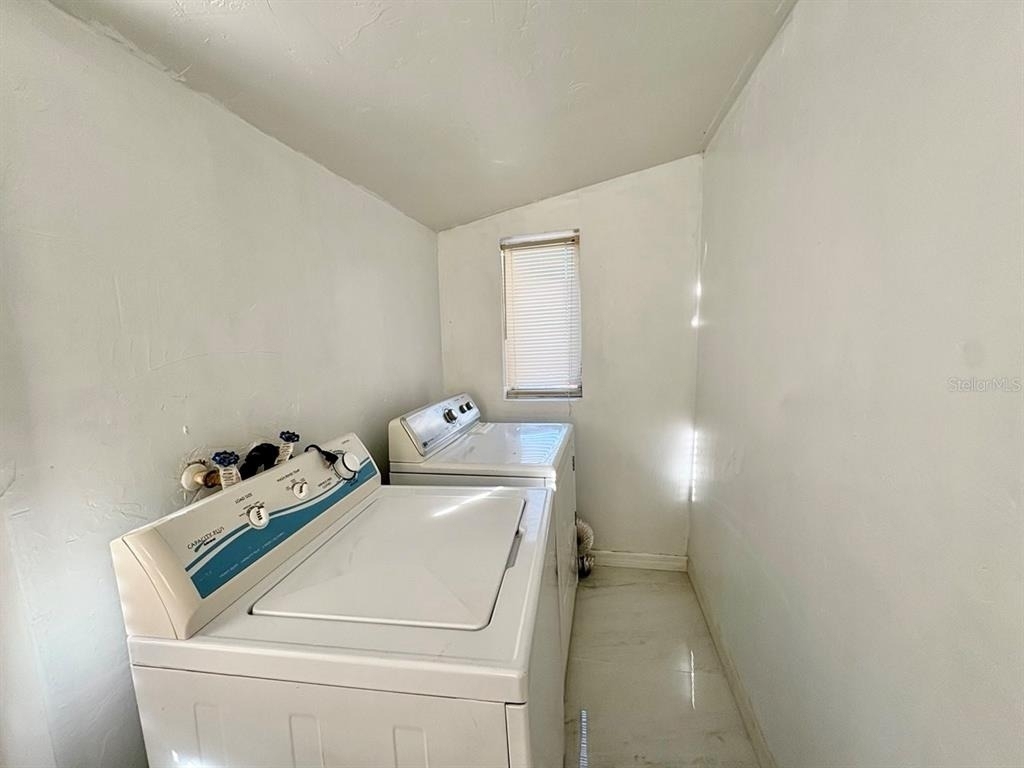 524 E Lime Street - Photo 14