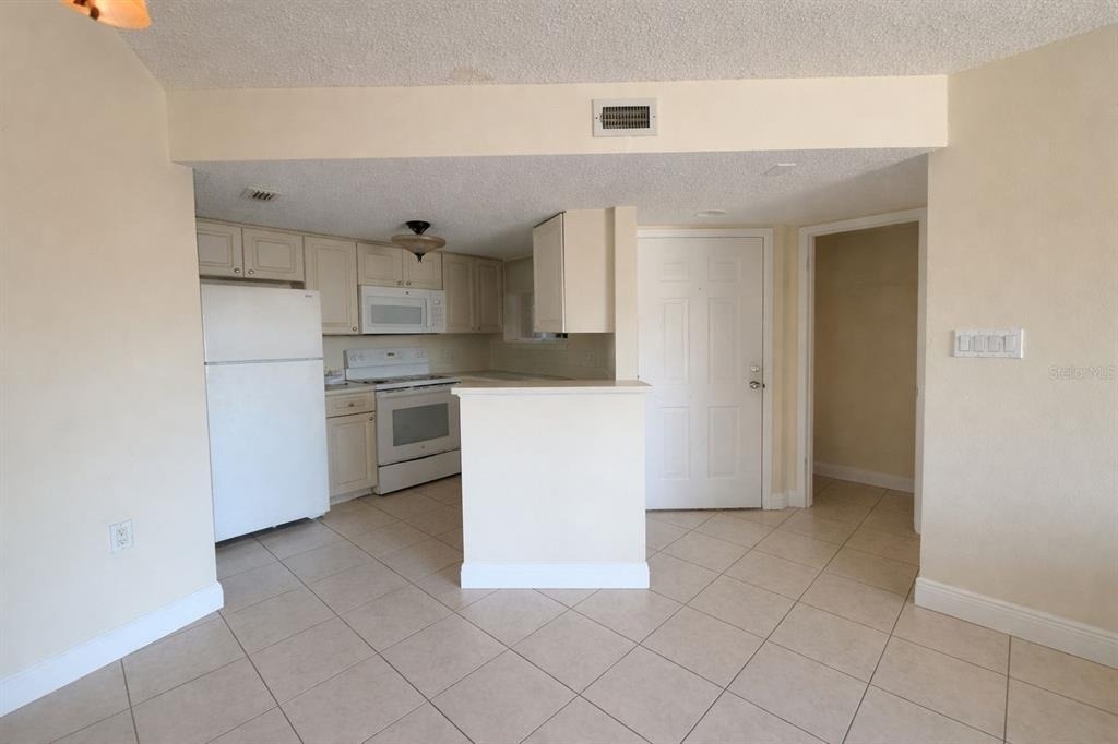 1908 Lake Atriums Circle - Photo 5