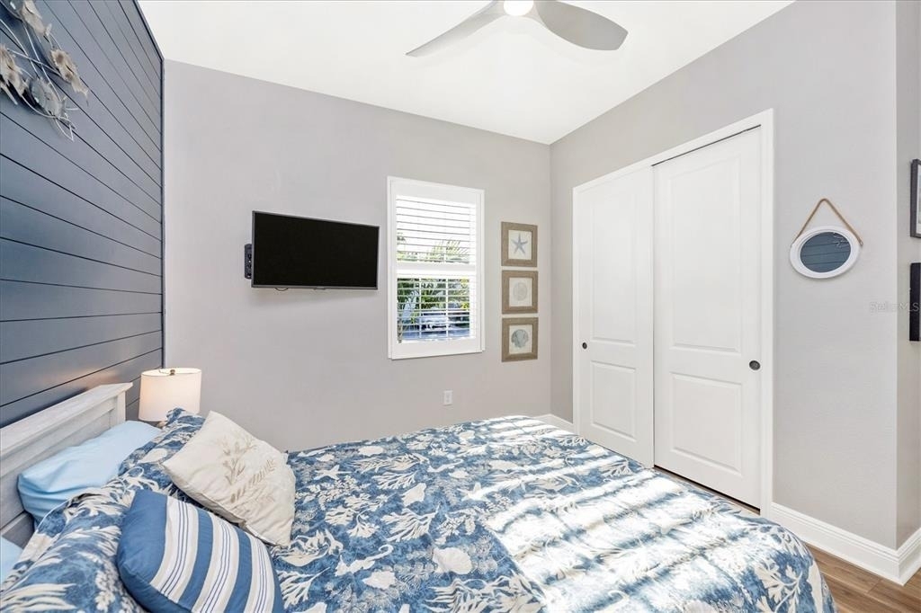 18805 Valleta Avenue - Photo 29