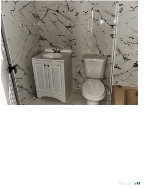 240 Madison Avenue - Photo 17
