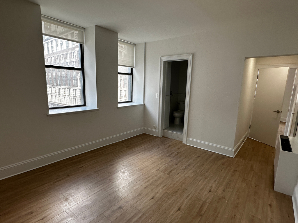 West 34th Street - Photo 2