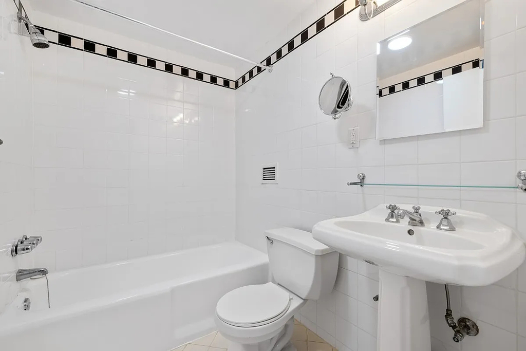 West 34th Street - Photo 4