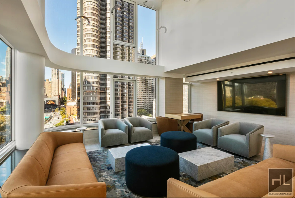 1st Avenue - Photo 16