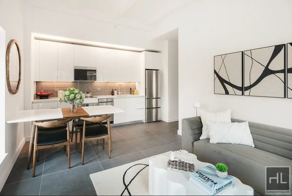 1st Avenue - Photo 1