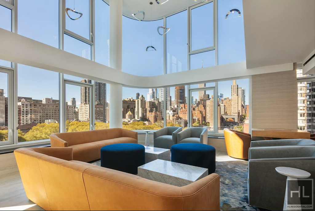 1st Avenue - Photo 15