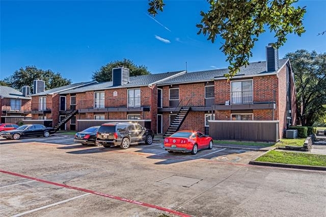 300 W Wintergreen Road - Photo 0