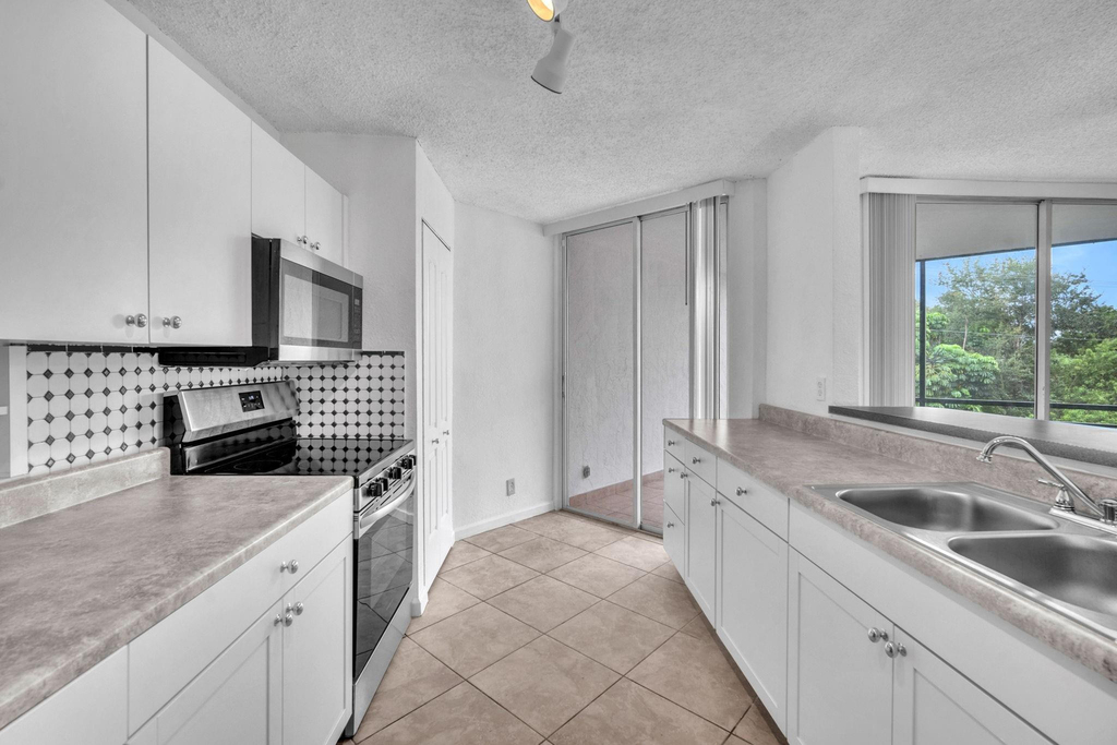 3100 N Pine Island Road - Photo 6