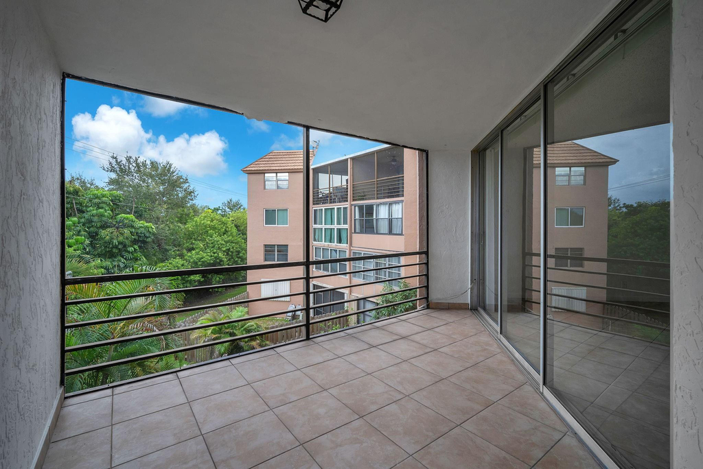 3100 N Pine Island Road - Photo 21