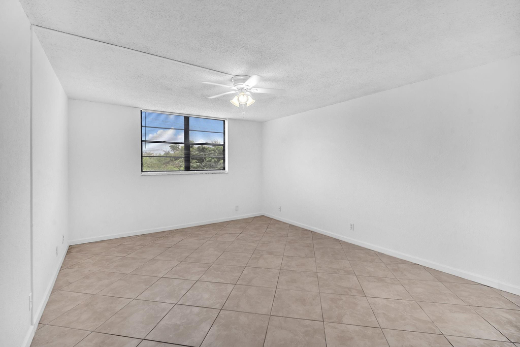 3100 N Pine Island Road - Photo 14