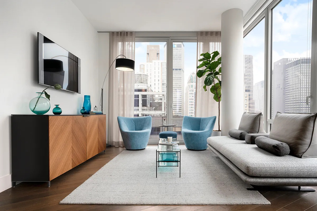 East 44th Street - Photo 0