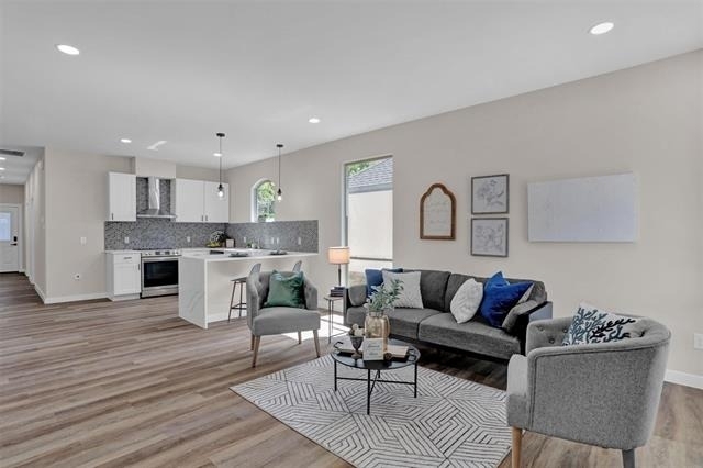 705 E Hanna Street - Photo 3