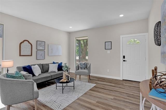 705 E Hanna Street - Photo 1