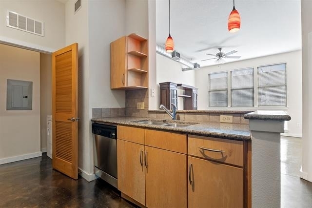 201 W Lancaster Avenue - Photo 6