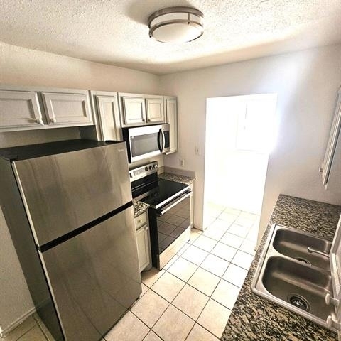 2839 Ave J - Photo 2